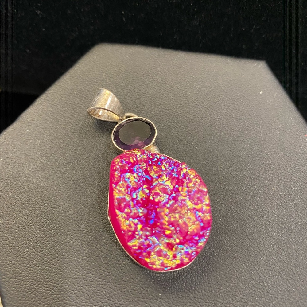 ‼️SOLD‼️Pink Druzy Type Pendant Handade